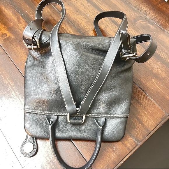 Pristine Condition Dooney and Bourke Pebble Grain Leather Black Backpack - Picture 7 of 13